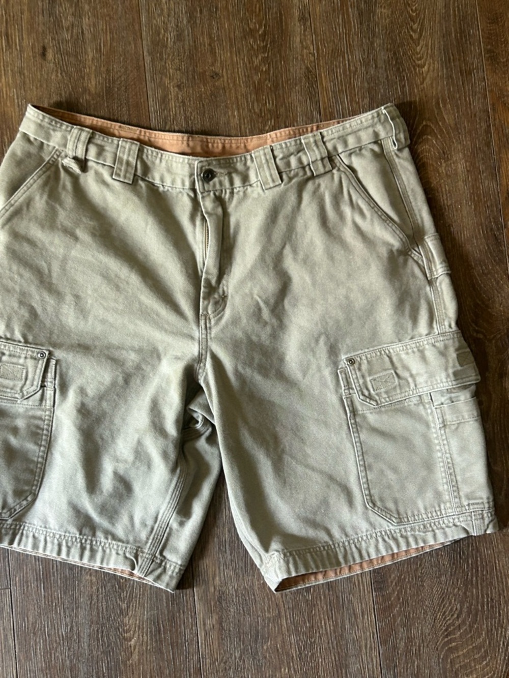 Duluth Trading Co Khaki cargo Shorts